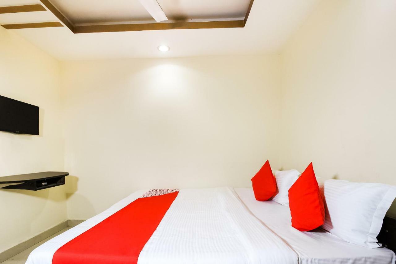 Oyo 45320 Hotel Mars Агартала Номер фото