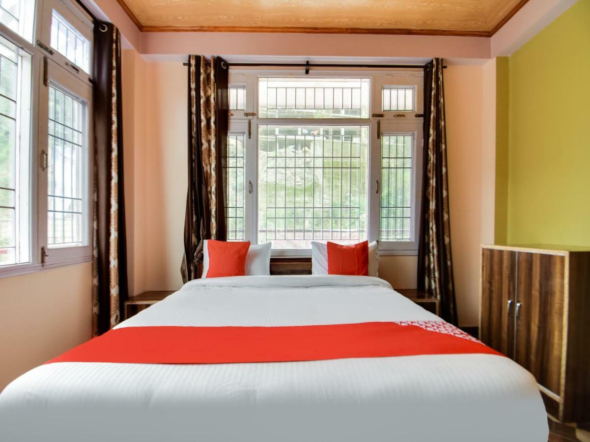 Oyo 45320 Hotel Mars Агартала Экстерьер фото