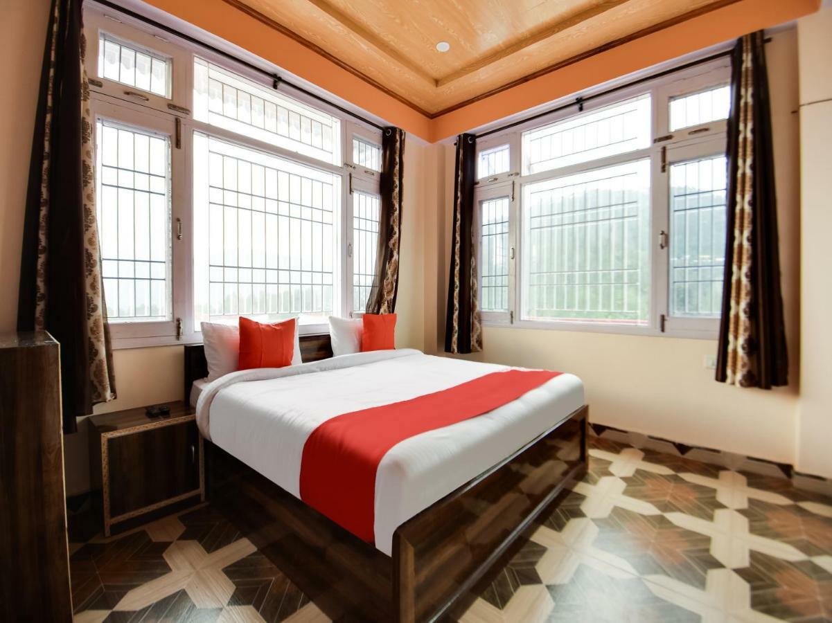 Oyo 45320 Hotel Mars Агартала Экстерьер фото